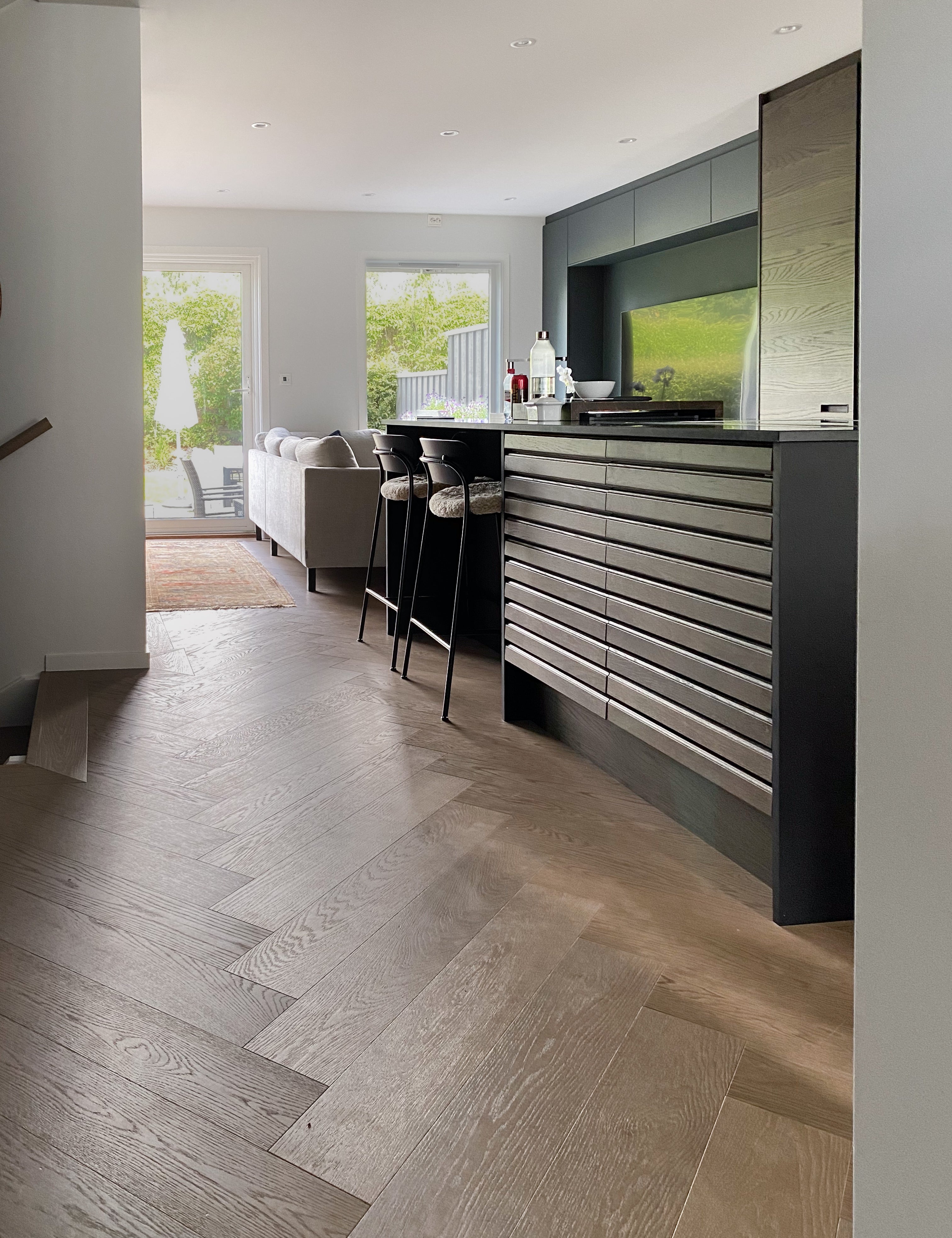 Moderne fiskebensparkett i bolig i Oslo