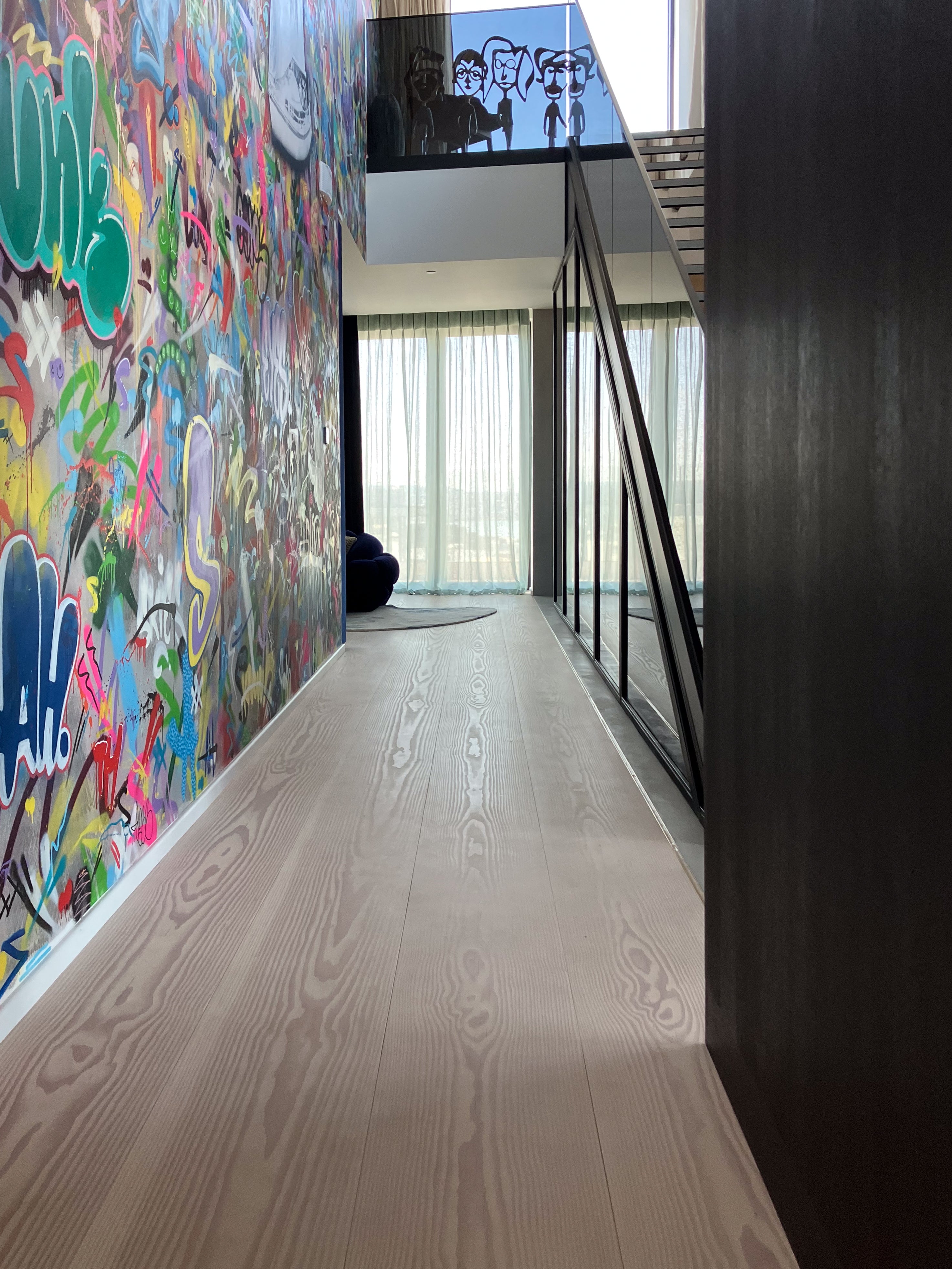 lys douglasgrangulv i moderne hjem