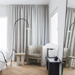 Lys fransk fiskebensparkett i soverom